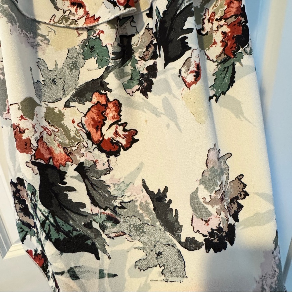 Wilfred Aritzia Promener Floral Off Shoulder Blouse with Silk Trim | S - Picture 6 of 7